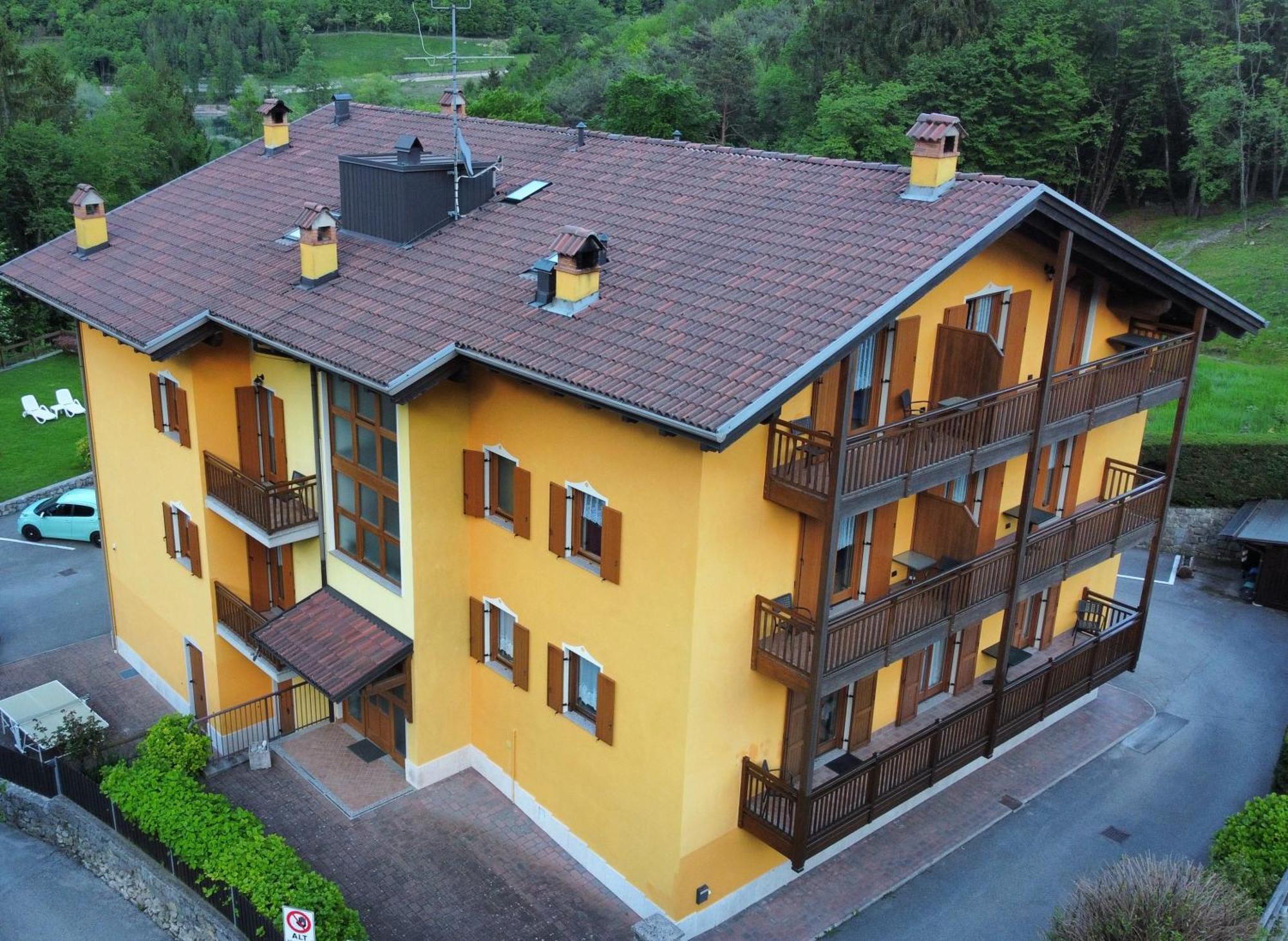 Residenza Arcobaleno Lejlighedshotel Tenno Eksteriør billede
